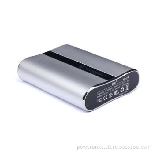 10,400mAh power station with metal casing for smartphone